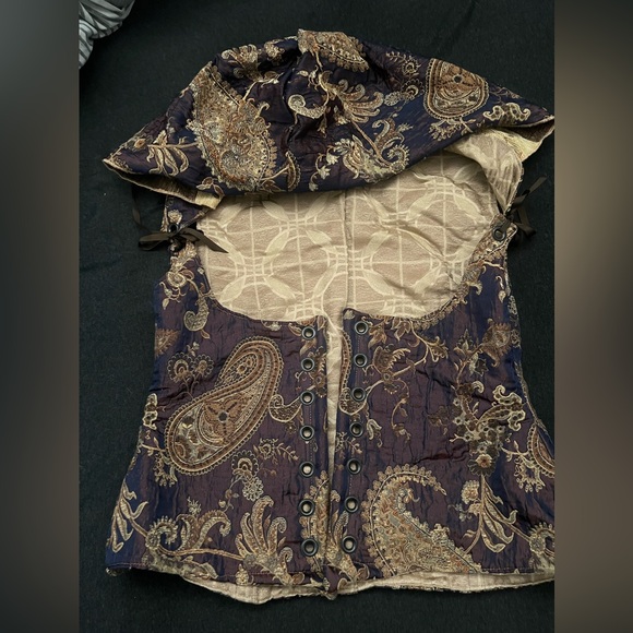 Damsel in a Dress Vixen hooded Corset. Size 38-39 inches in iridescent paisley. - Picture 2 of 6